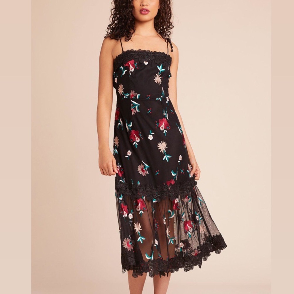 BB Dakota EMBROIDERED MIDI DRESS